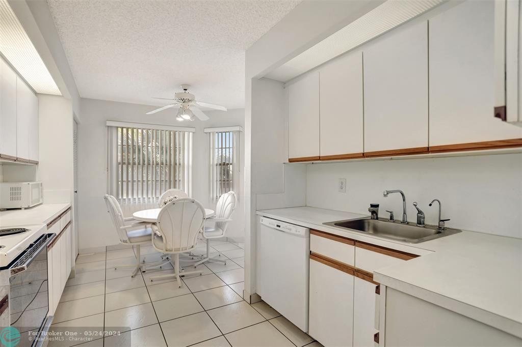 Recently Sold: $214,999 (2 beds, 2 baths, 1350 Square Feet)