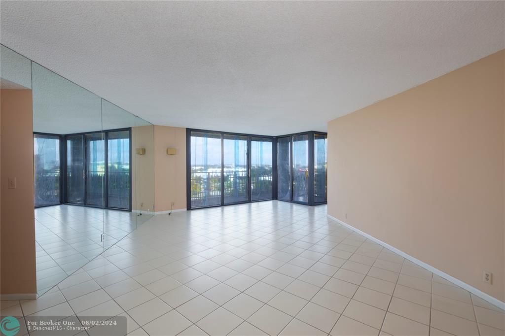 Recently Sold: $375,000 (2 beds, 2 baths, 1535 Square Feet)