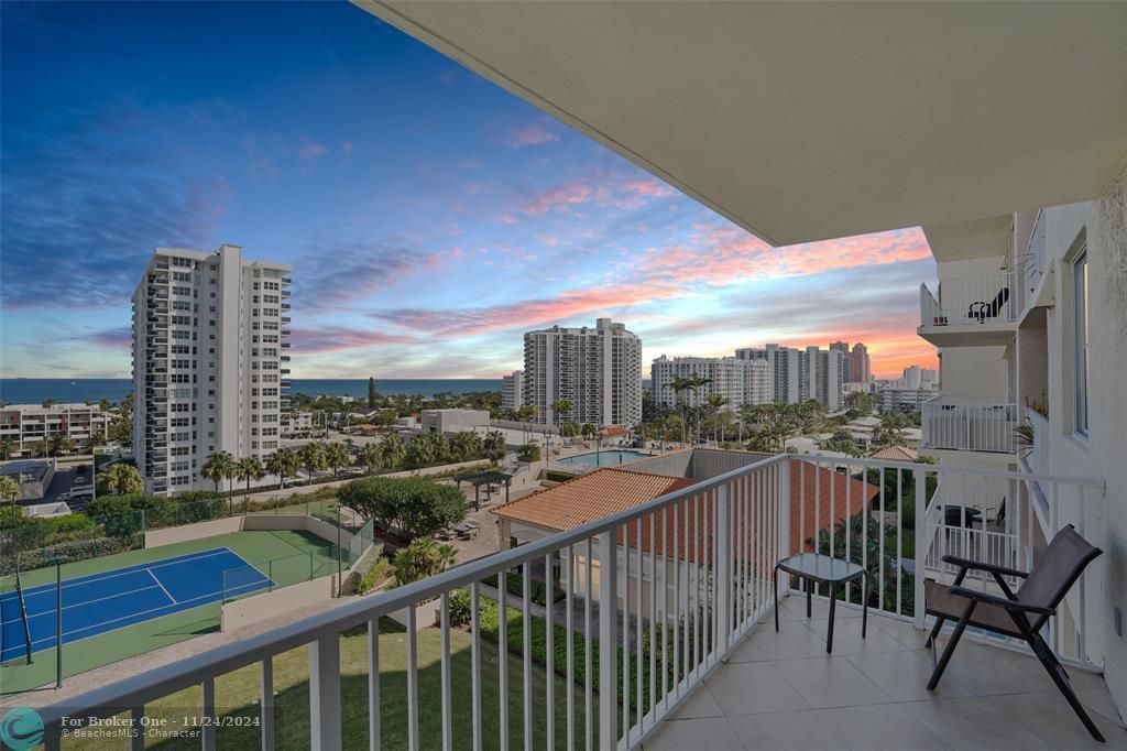 Active With Contract: $359,000 (1 beds, 1 baths, 750 Square Feet)