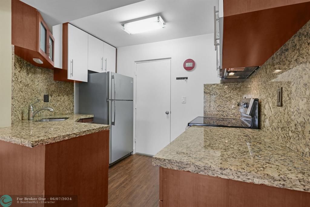 Recently Sold: $215,000 (1 beds, 1 baths, 680 Square Feet)
