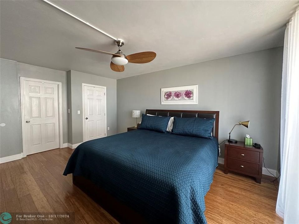 For Sale: $390,000 (1 beds, 1 baths, 950 Square Feet)