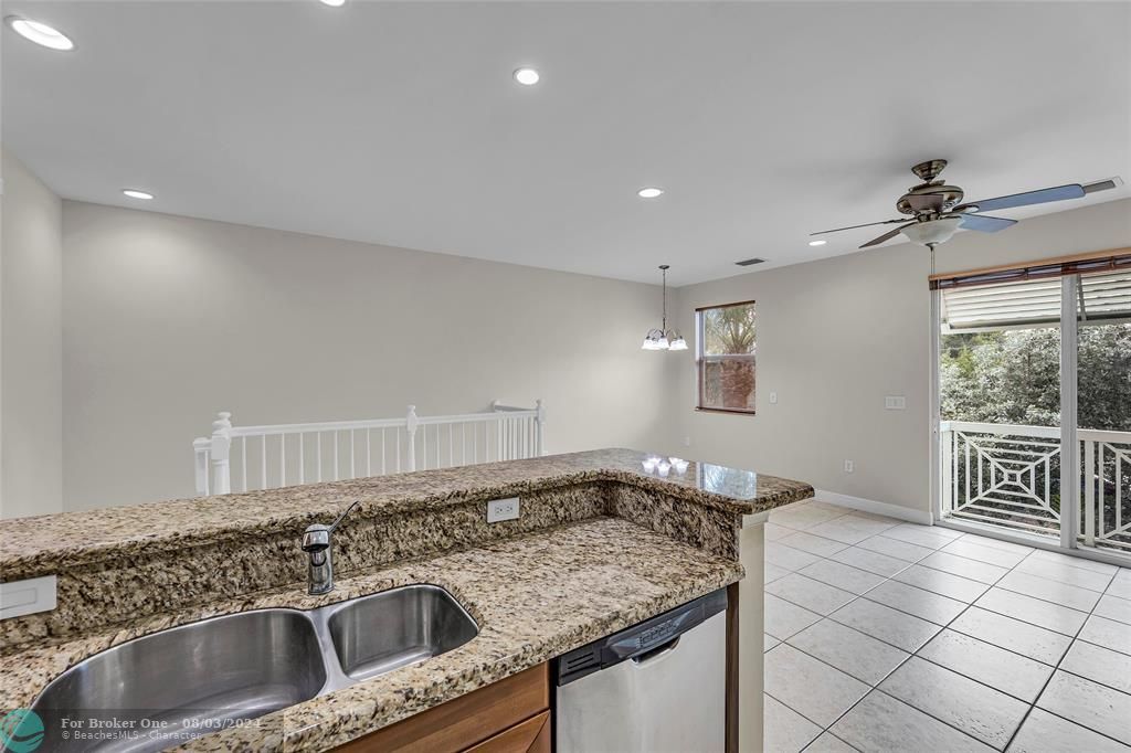 Active With Contract: $3,375 (2 beds, 2 baths, 1374 Square Feet)