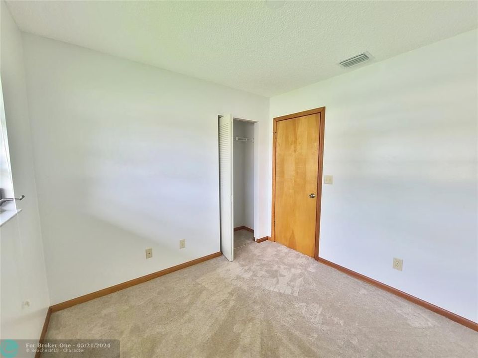 For Sale: $2,250 (3 beds, 2 baths, 1145 Square Feet)