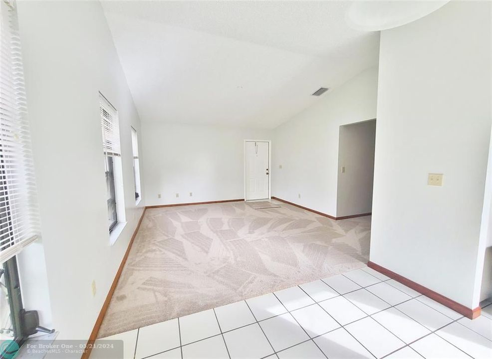 For Sale: $2,250 (3 beds, 2 baths, 1145 Square Feet)