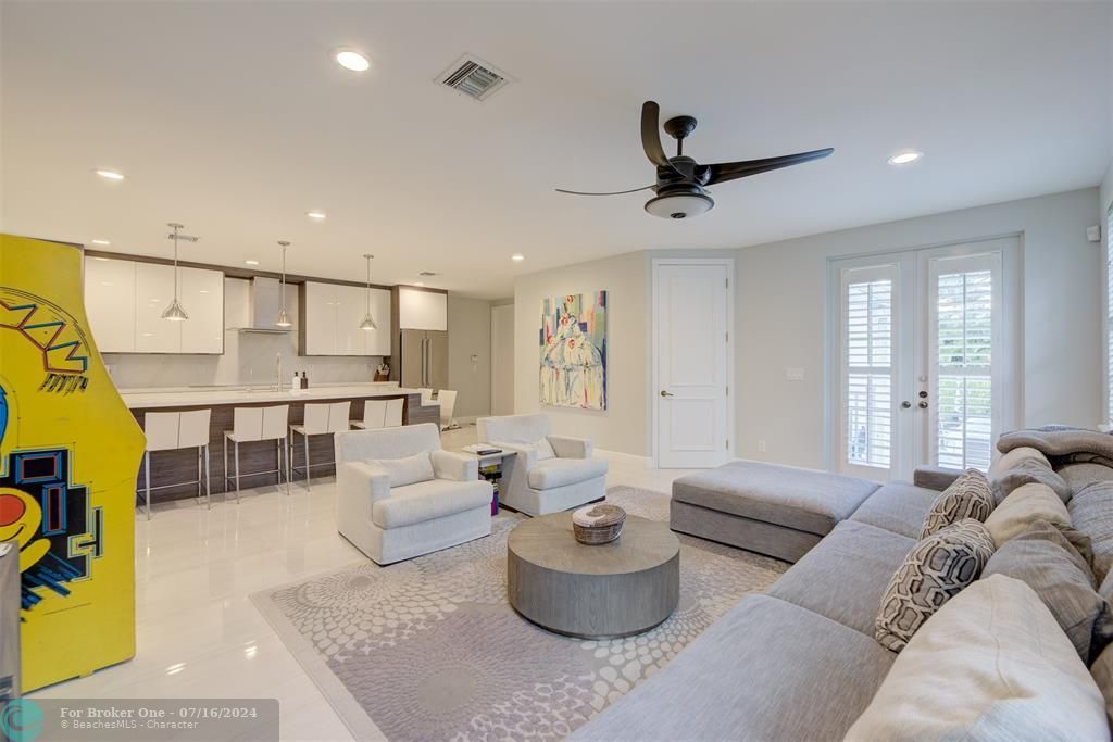 Active With Contract: $1,475,000 (4 beds, 3 baths, 2700 Square Feet)
