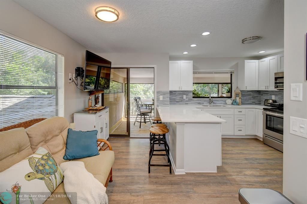 For Sale: $348,000 (2 beds, 2 baths, 1400 Square Feet)