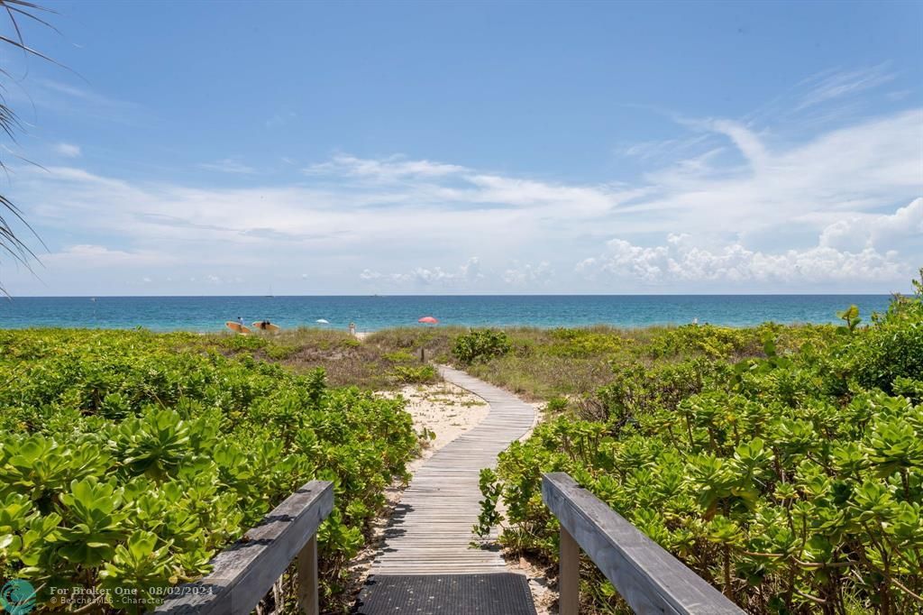 Active With Contract: $1,200,000 (3 beds, 2 baths, 2300 Square Feet)