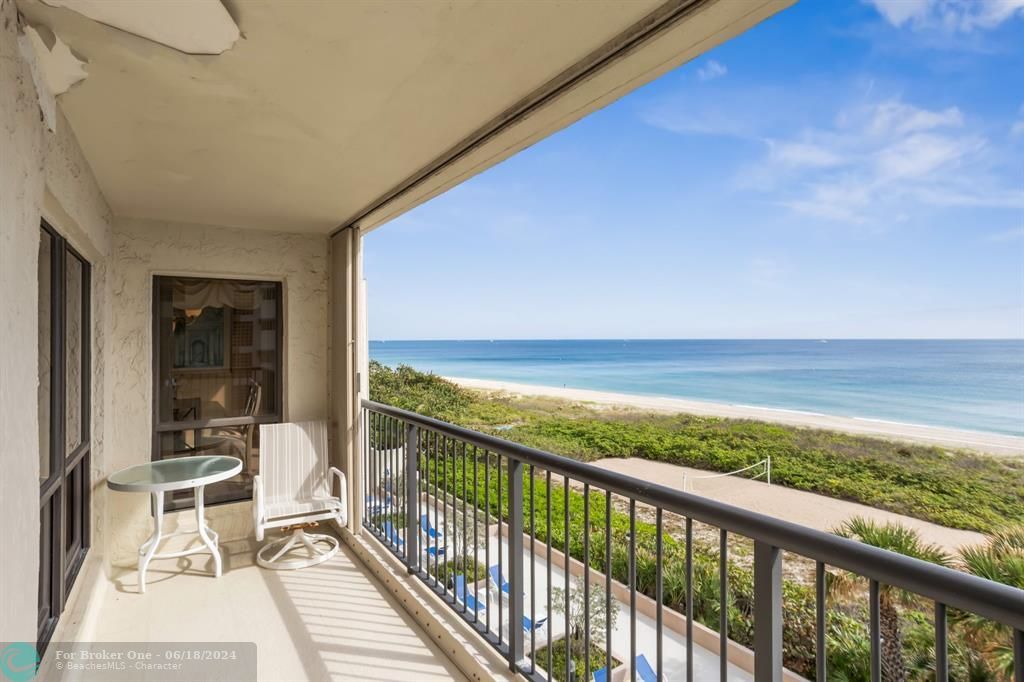 Active With Contract: $1,200,000 (3 beds, 2 baths, 2300 Square Feet)