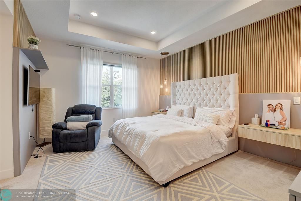 Recently Sold: $1,225,000 (4 beds, 3 baths, 2656 Square Feet)