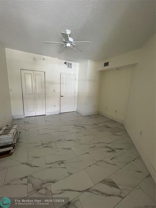 For Rent: $2,650 (2 beds, 2 baths, 1228 Square Feet)