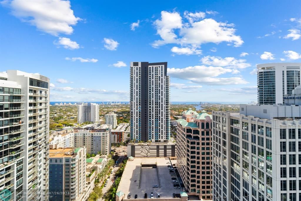 Recently Sold: $679,000 (2 beds, 2 baths, 1297 Square Feet)