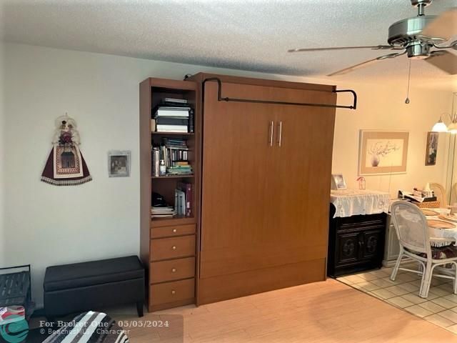 For Sale: $120,000 (1 beds, 1 baths, 703 Square Feet)