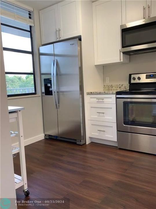 Active With Contract: $329,900 (2 beds, 2 baths, 1385 Square Feet)