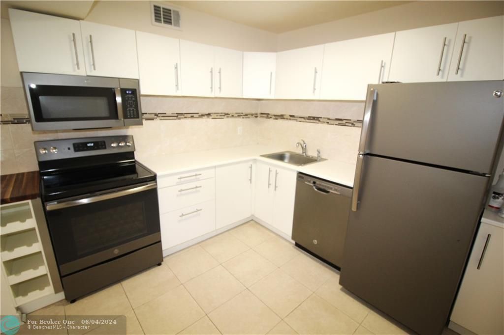 Recently Sold: $369,900 (2 beds, 2 baths, 1270 Square Feet)