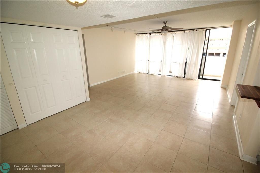 Recently Sold: $369,900 (2 beds, 2 baths, 1270 Square Feet)