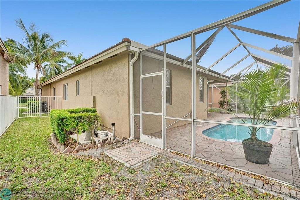 Active With Contract: $3,400 (3 beds, 2 baths, 1737 Square Feet)