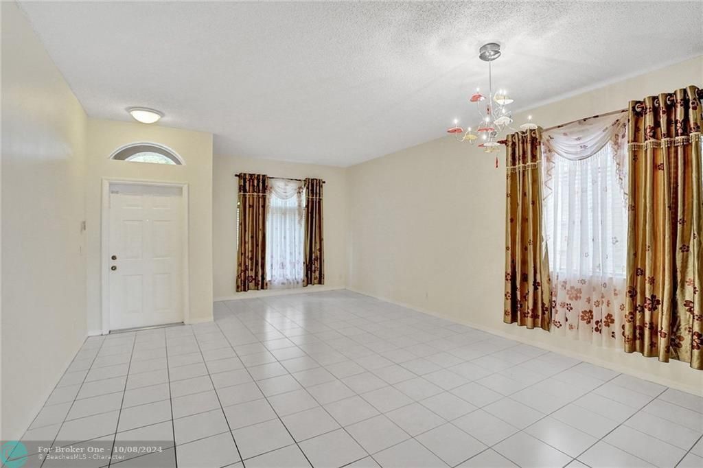 Active With Contract: $3,400 (3 beds, 2 baths, 1737 Square Feet)