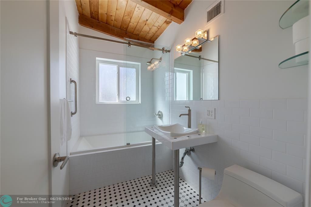 Недавно арендовано: $4,900 (2 спален, 2 ванн, 1668 Квадратных фут)