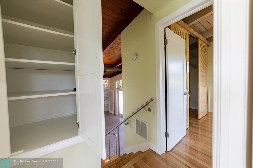 Active With Contract: $4,900 (2 beds, 2 baths, 1668 Square Feet)