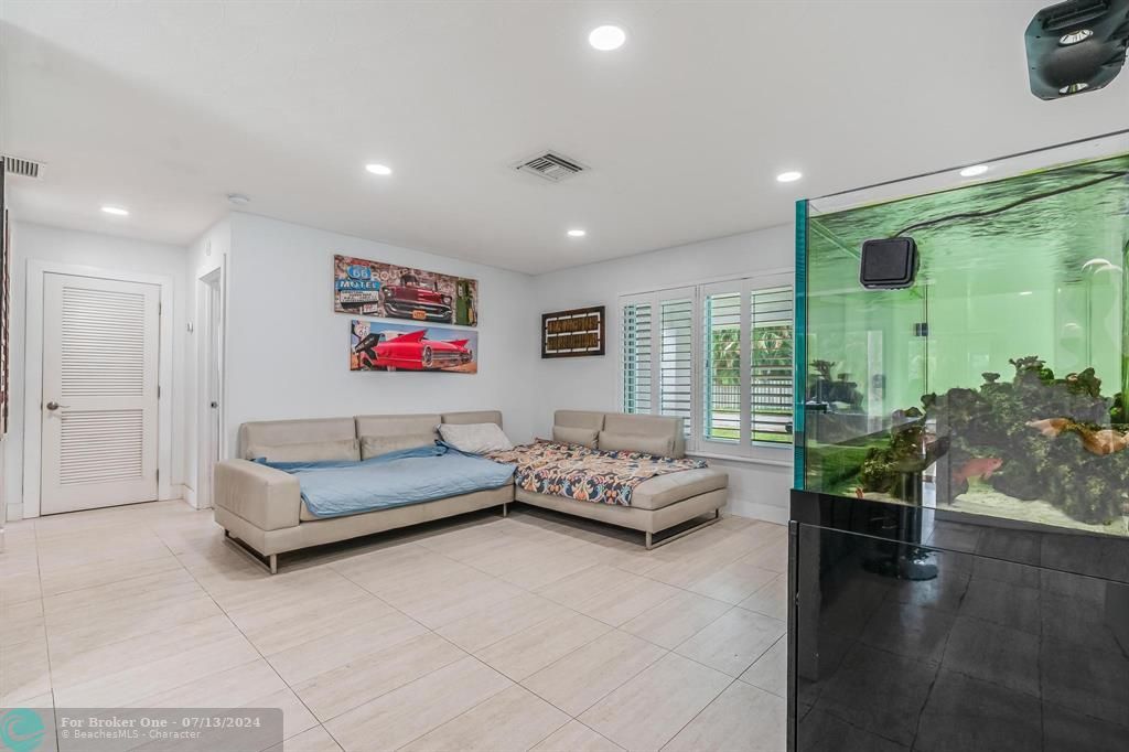 Recently Sold: $780,000 (3 beds, 2 baths, 1209 Square Feet)