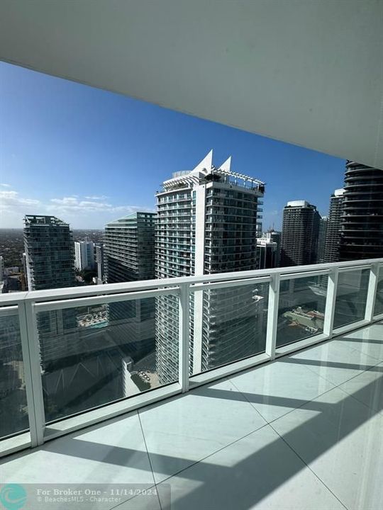 En Venta: $2,399,000 (4 camas, 4 baños, 2727 Pies cuadrados)