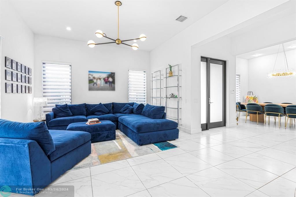 Active With Contract: $1,479,000 (4 beds, 4 baths, 3034 Square Feet)