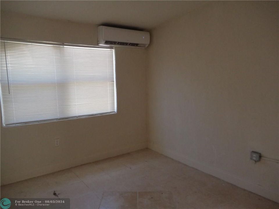 Vendido Recientemente: $1,650 (2 camas, 1 baños, 3372 Pies cuadrados)