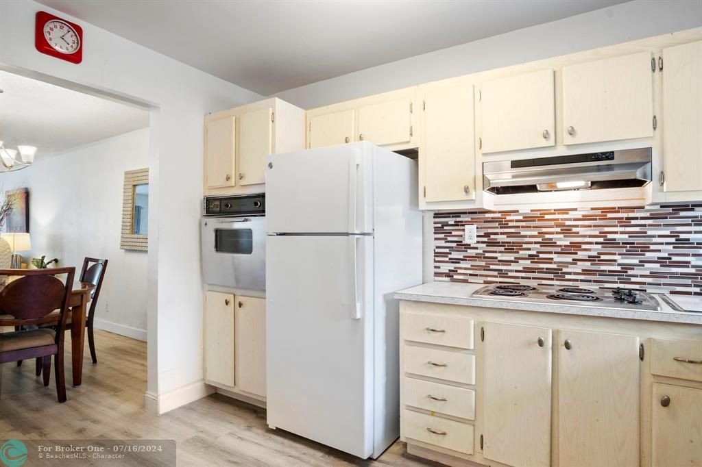 Recently Sold: $145,000 (2 beds, 2 baths, 940 Square Feet)