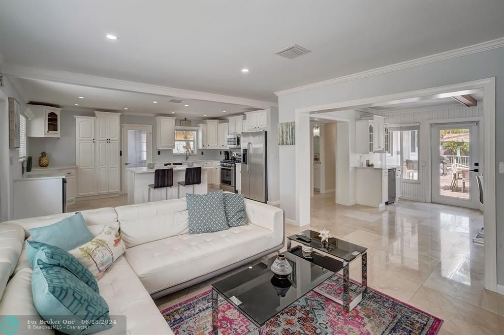 Active With Contract: $1,224,900 (3 beds, 2 baths, 1688 Square Feet)