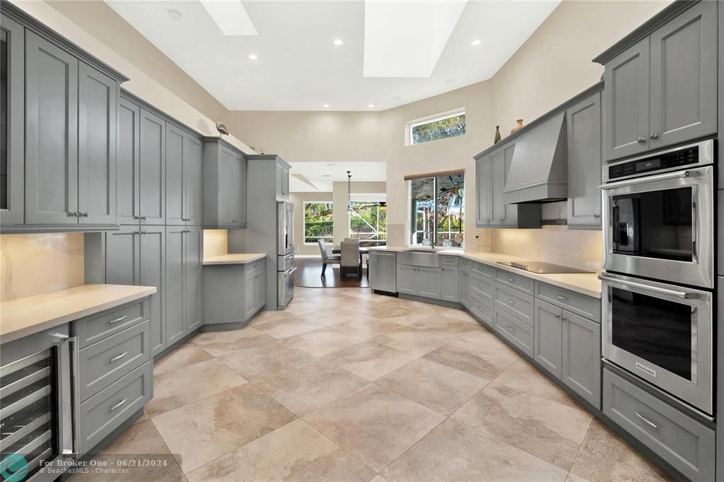 Active With Contract: $1,090,000 (5 beds, 4 baths, 3201 Square Feet)