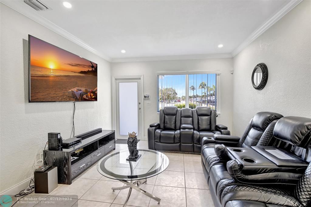 Active With Contract: $500,000 (4 beds, 2 baths, 1172 Square Feet)