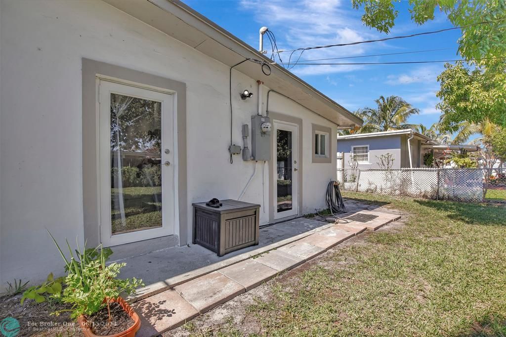 Active With Contract: $500,000 (4 beds, 2 baths, 1172 Square Feet)
