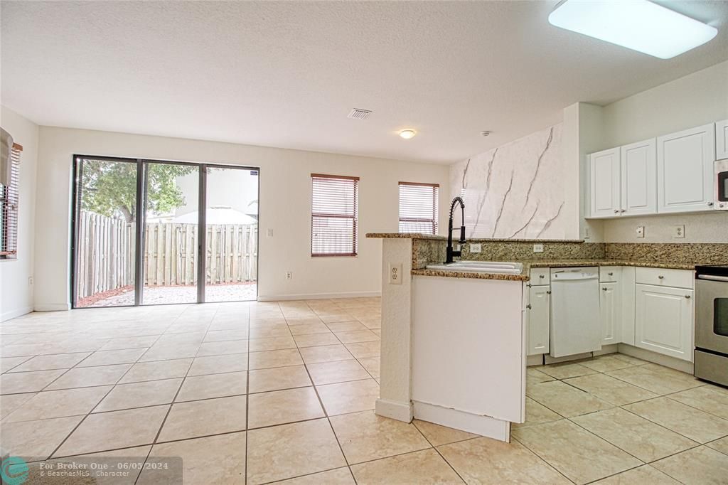 Active With Contract: $439,900 (3 beds, 2 baths, 1656 Square Feet)