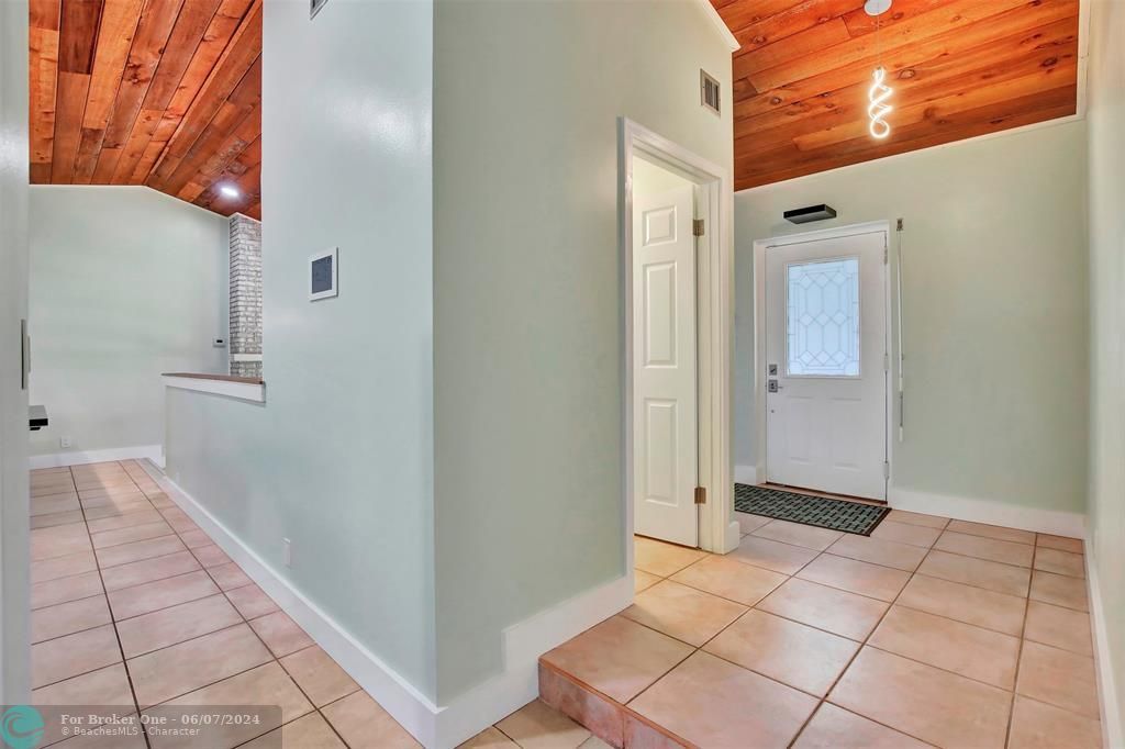 Active With Contract: $1,249,000 (4 beds, 2 baths, 2856 Square Feet)