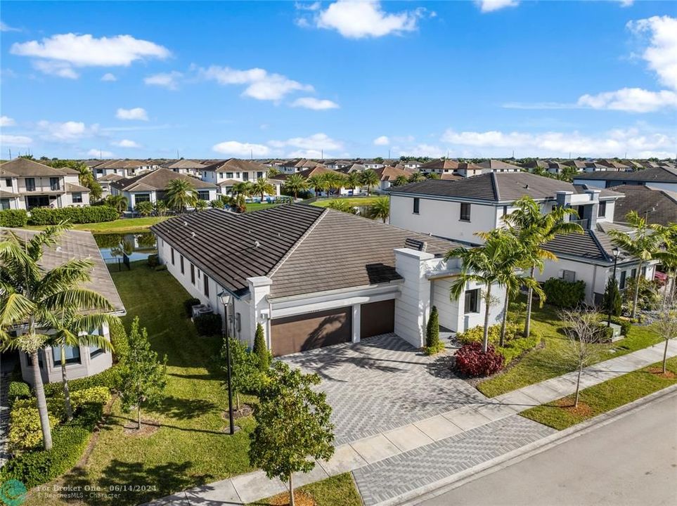 Active With Contract: $1,299,900 (5 beds, 4 baths, 3443 Square Feet)