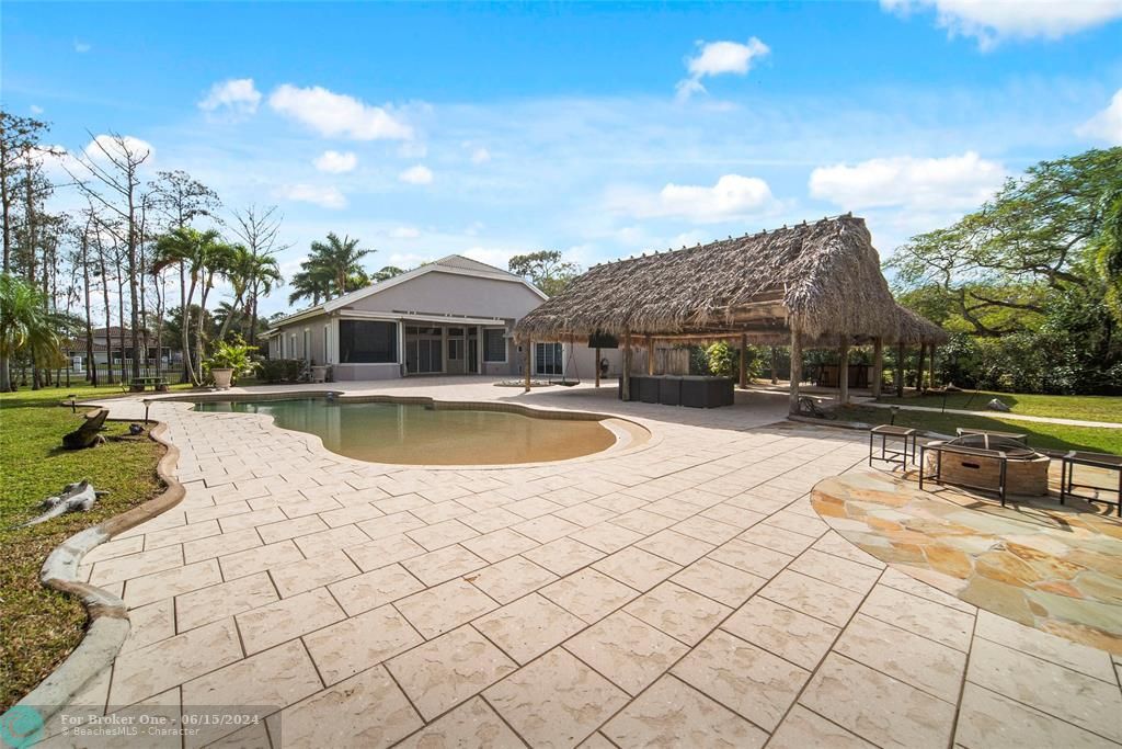Active With Contract: $1,449,900 (5 beds, 4 baths, 3075 Square Feet)