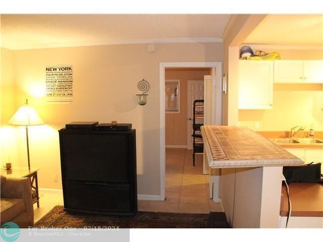 For Sale: $130,000 (1 beds, 1 baths, 525 Square Feet)