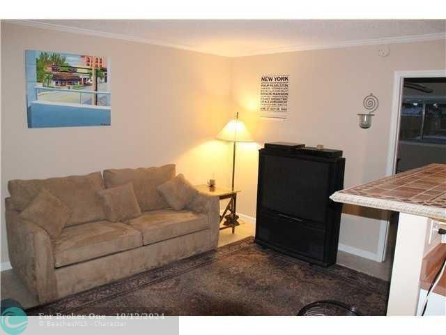 For Sale: $130,000 (1 beds, 1 baths, 525 Square Feet)