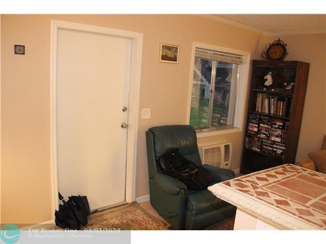 For Sale: $130,000 (1 beds, 1 baths, 525 Square Feet)