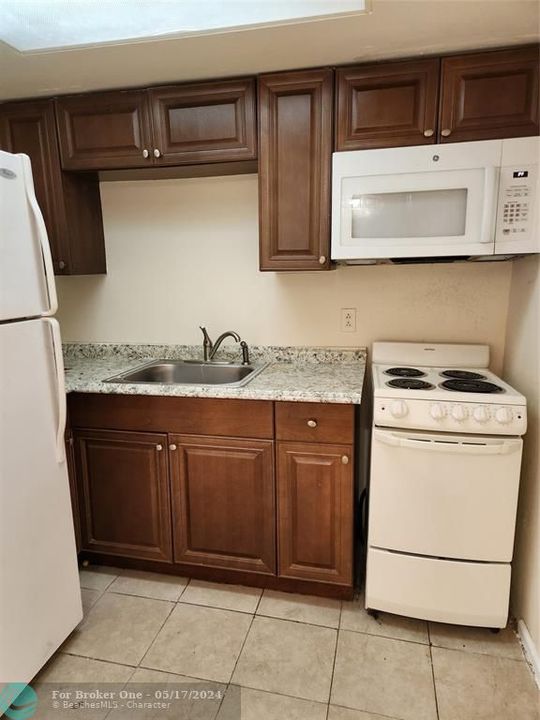 Recently Sold: $1,575 (1 beds, 1 baths, 1008 Square Feet)