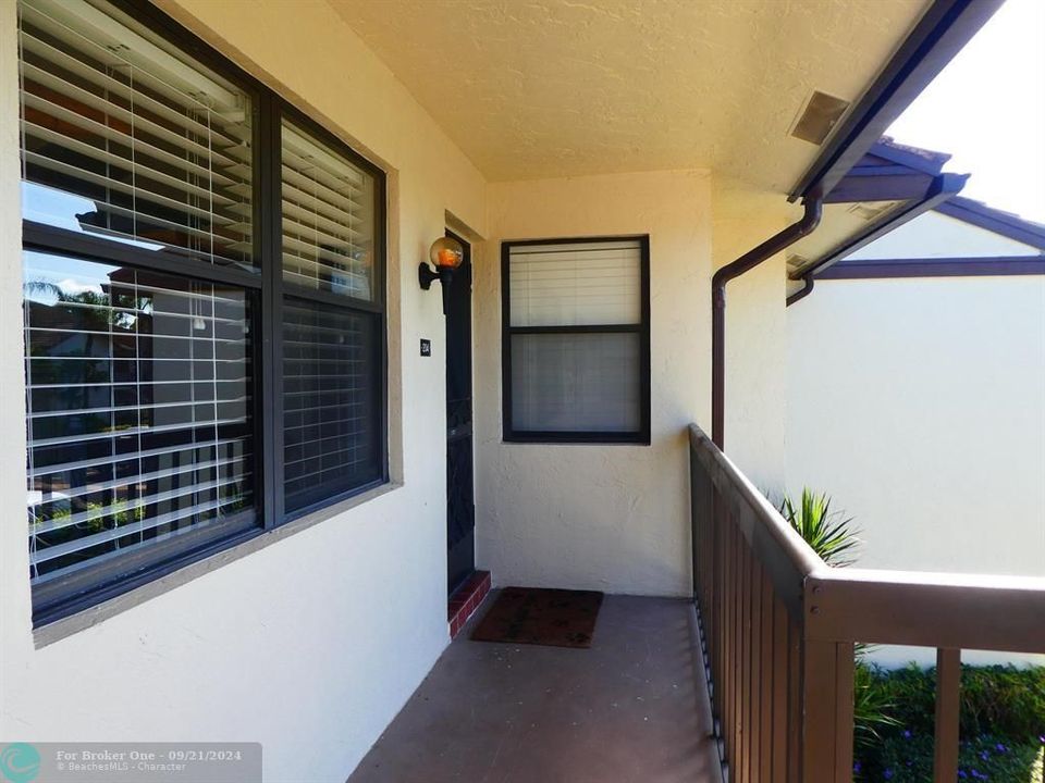 For Sale: $259,000 (2 beds, 2 baths, 1244 Square Feet)