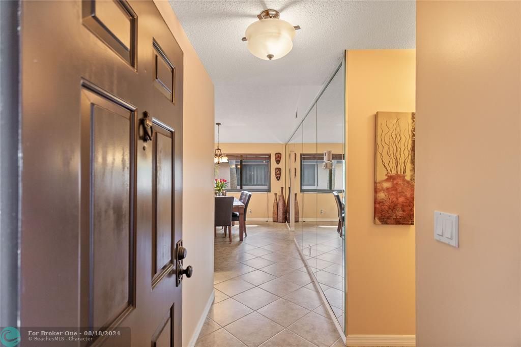 For Sale: $359,900 (2 beds, 2 baths, 1380 Square Feet)