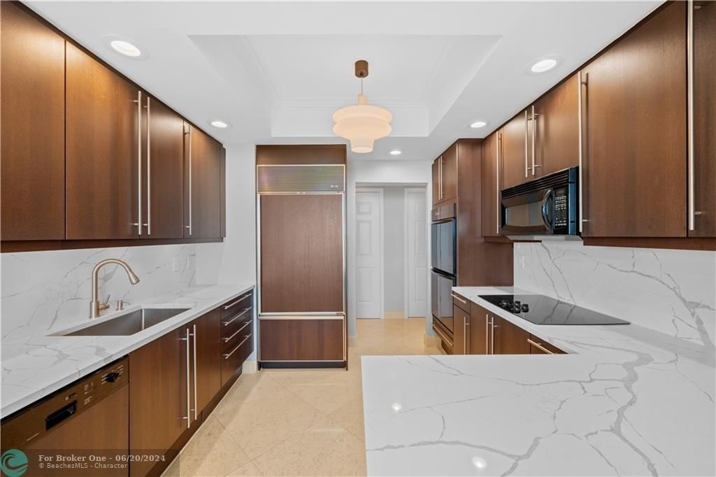 Active With Contract: $7,500 (2 beds, 2 baths, 1630 Square Feet)
