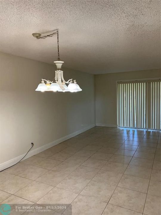 For Sale: $140,000 (2 beds, 2 baths, 1044 Square Feet)
