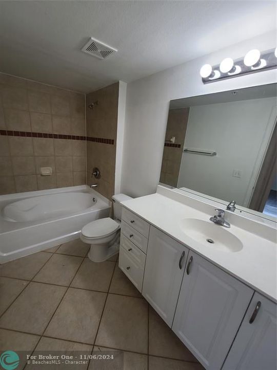 Active With Contract: $1,695 (1 beds, 1 baths, 740 Square Feet)