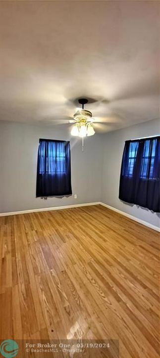 For Sale: $245,000 (2 beds, 1 baths, 1323 Square Feet)