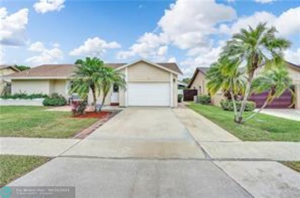 Active With Contract: $3,975 (4 beds, 2 baths, 1970 Square Feet)