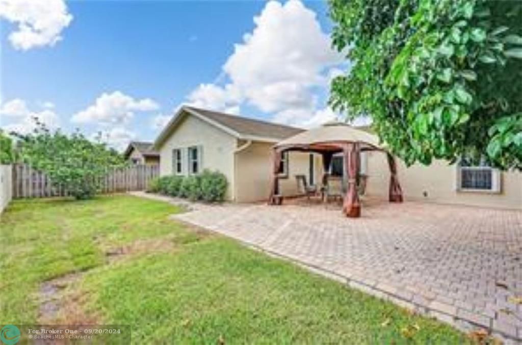 Active With Contract: $3,975 (4 beds, 2 baths, 1970 Square Feet)