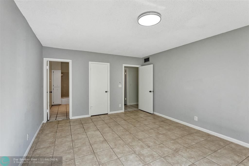 For Sale: $209,900 (2 beds, 2 baths, 1100 Square Feet)