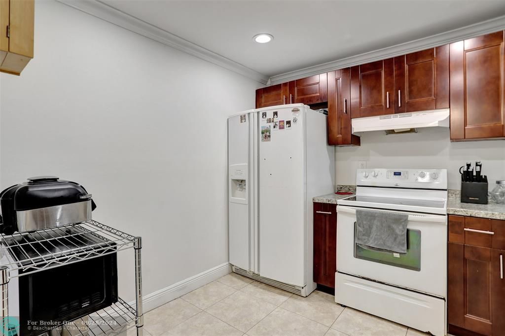 For Sale: $205,000 (2 beds, 2 baths, 1013 Square Feet)